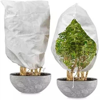 Kryty na riadok paradajok